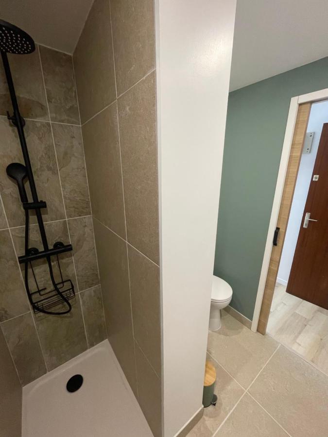 Studio Climatise Piscine Et Proche Plage 사나리쉬르메르 외부 사진